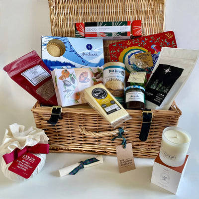 Unique festive gift hamper from The St Andrews Hamper Company, with 12 tasty eco & organic goodies sourced from leading artisan producers - a gift for each day to enjoy! Available in a choice of keepsake wicker hamper or our signature large jute tote. 