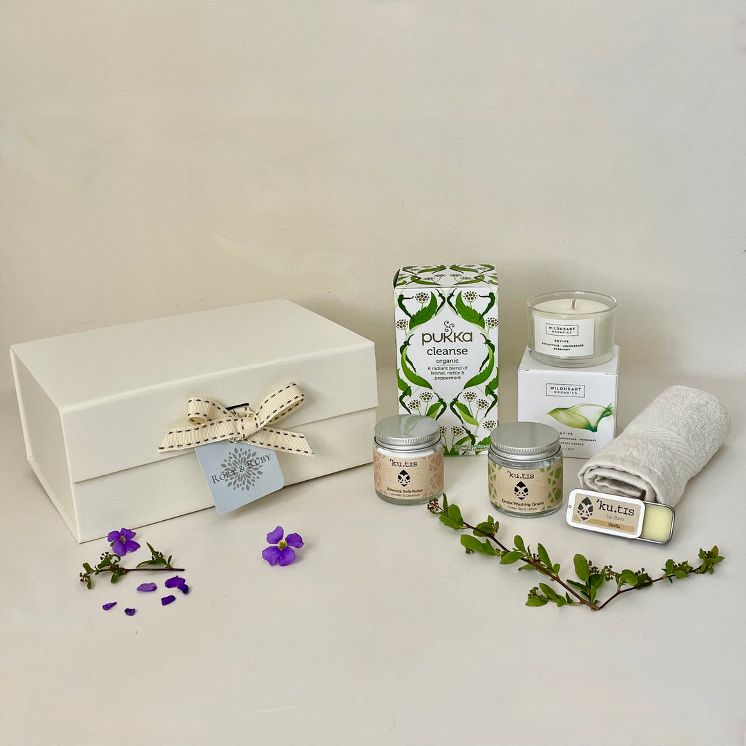 Rory & Ruby Organic Travel Treats Gift Box filled with six gorgeous organic goodies to pamper and treat during breaks away.